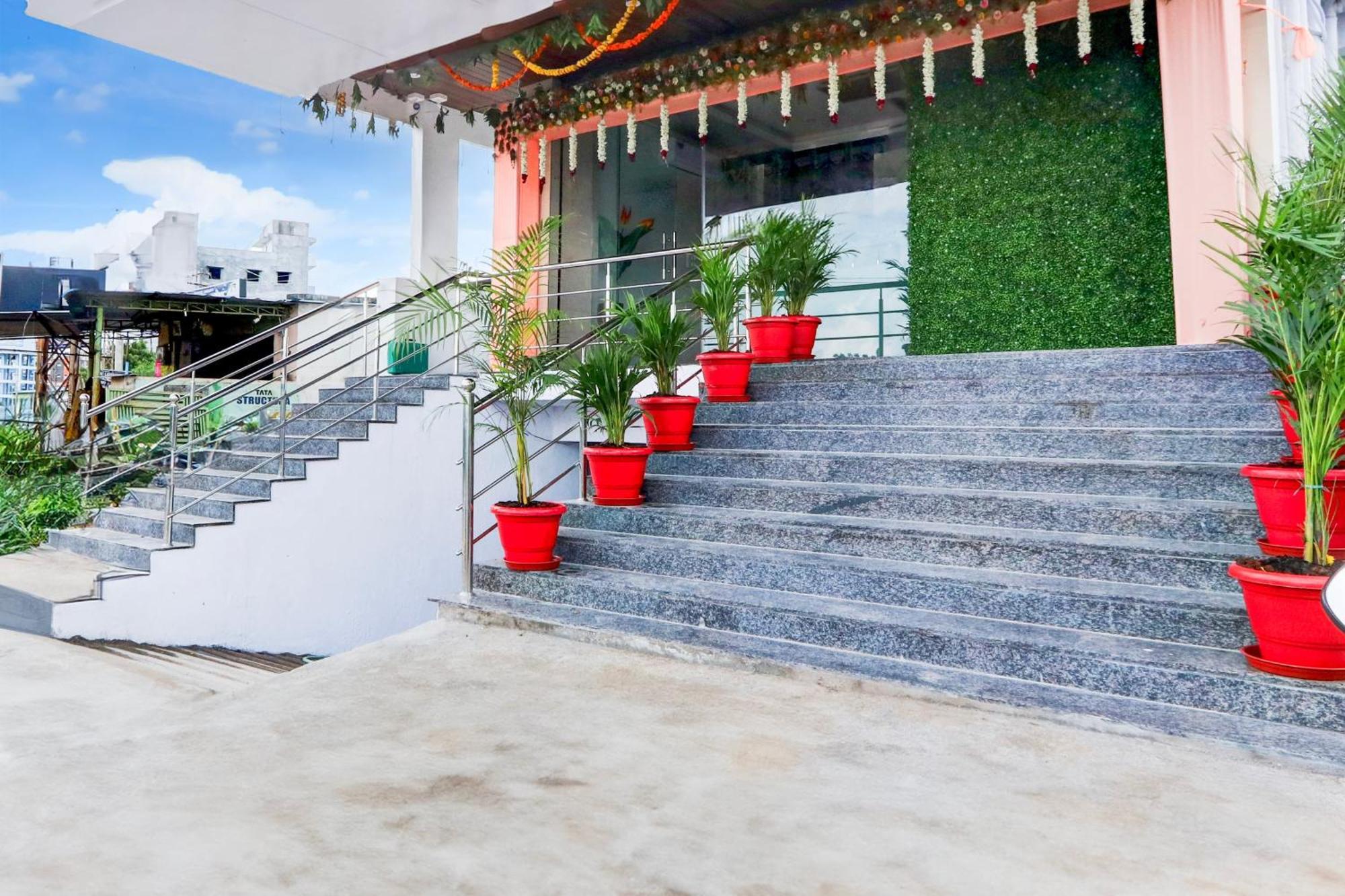 Hotel O Pr Grand Khammam 외부 사진