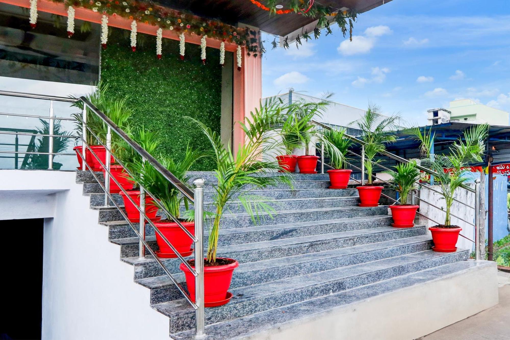 Hotel O Pr Grand Khammam 외부 사진